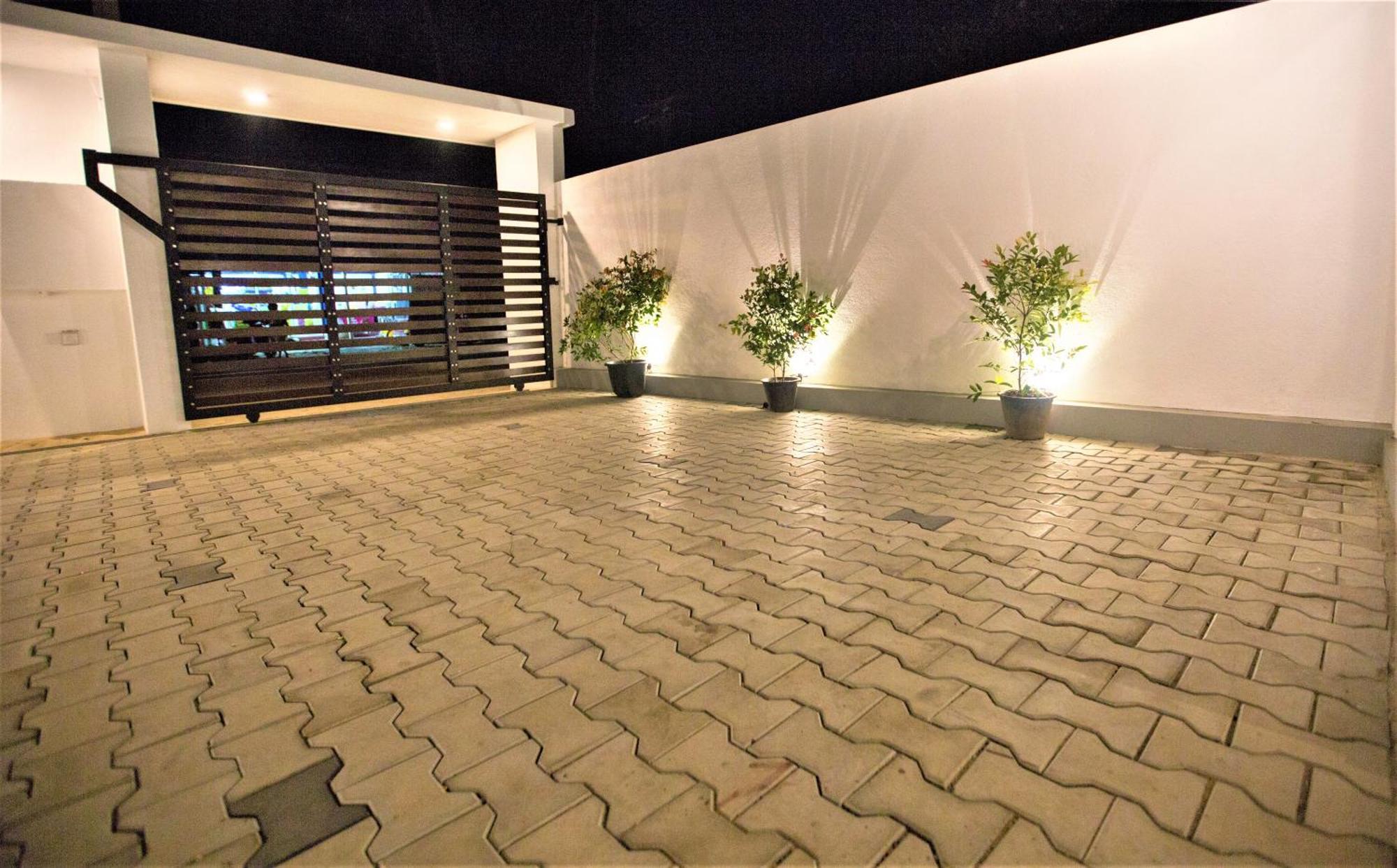 Sea Shell Villa Hikkaduwa 2 Separate Cabanas Ocean Front Villa Εξωτερικό φωτογραφία