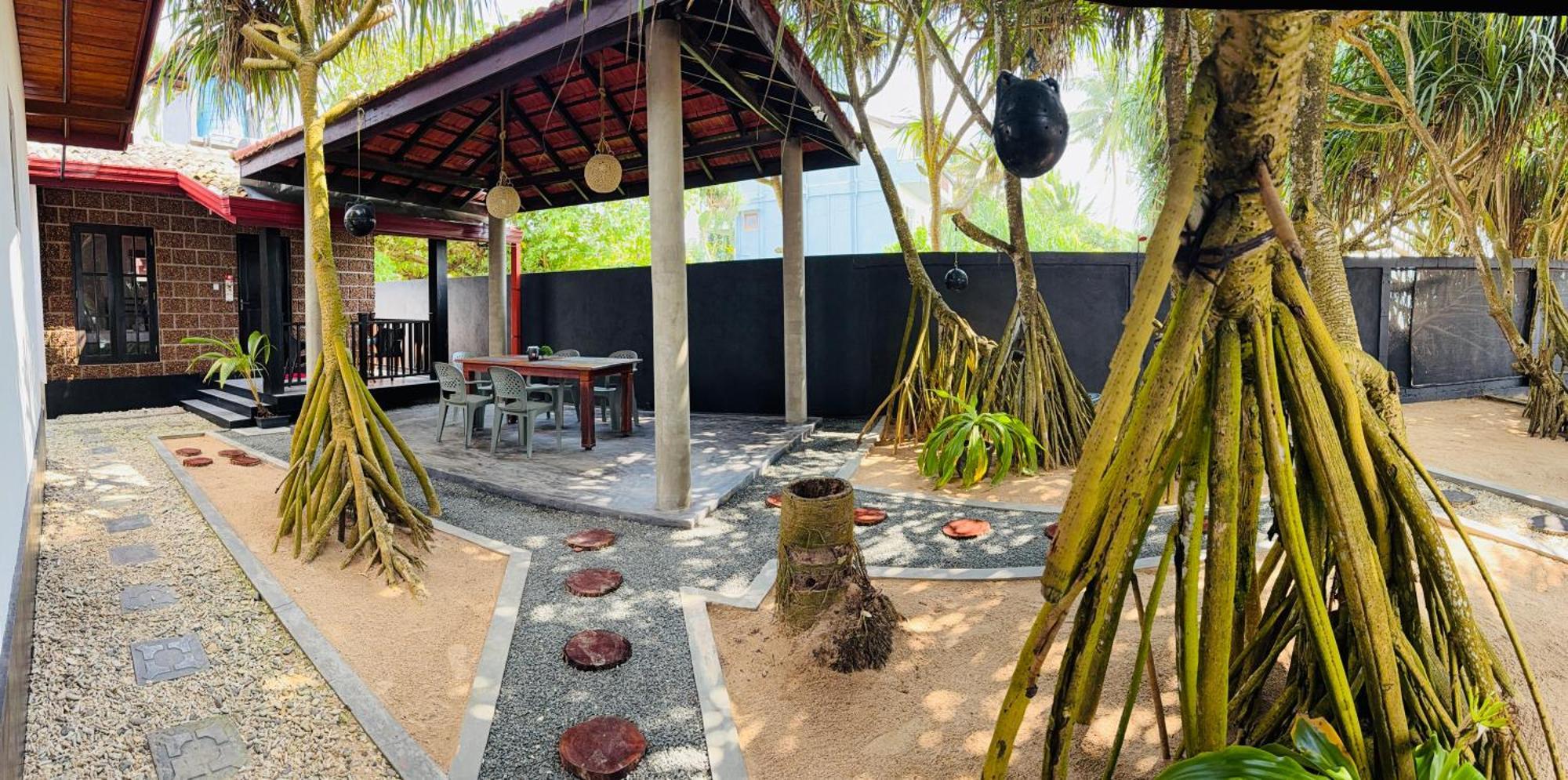 Sea Shell Villa Hikkaduwa 2 Separate Cabanas Ocean Front Villa Εξωτερικό φωτογραφία