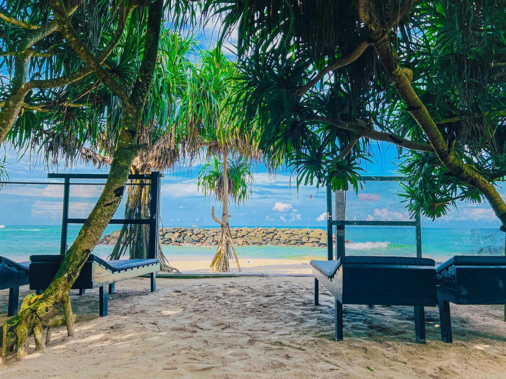 Sea Shell Villa Hikkaduwa 2 Separate Cabanas Ocean Front Villa Εξωτερικό φωτογραφία