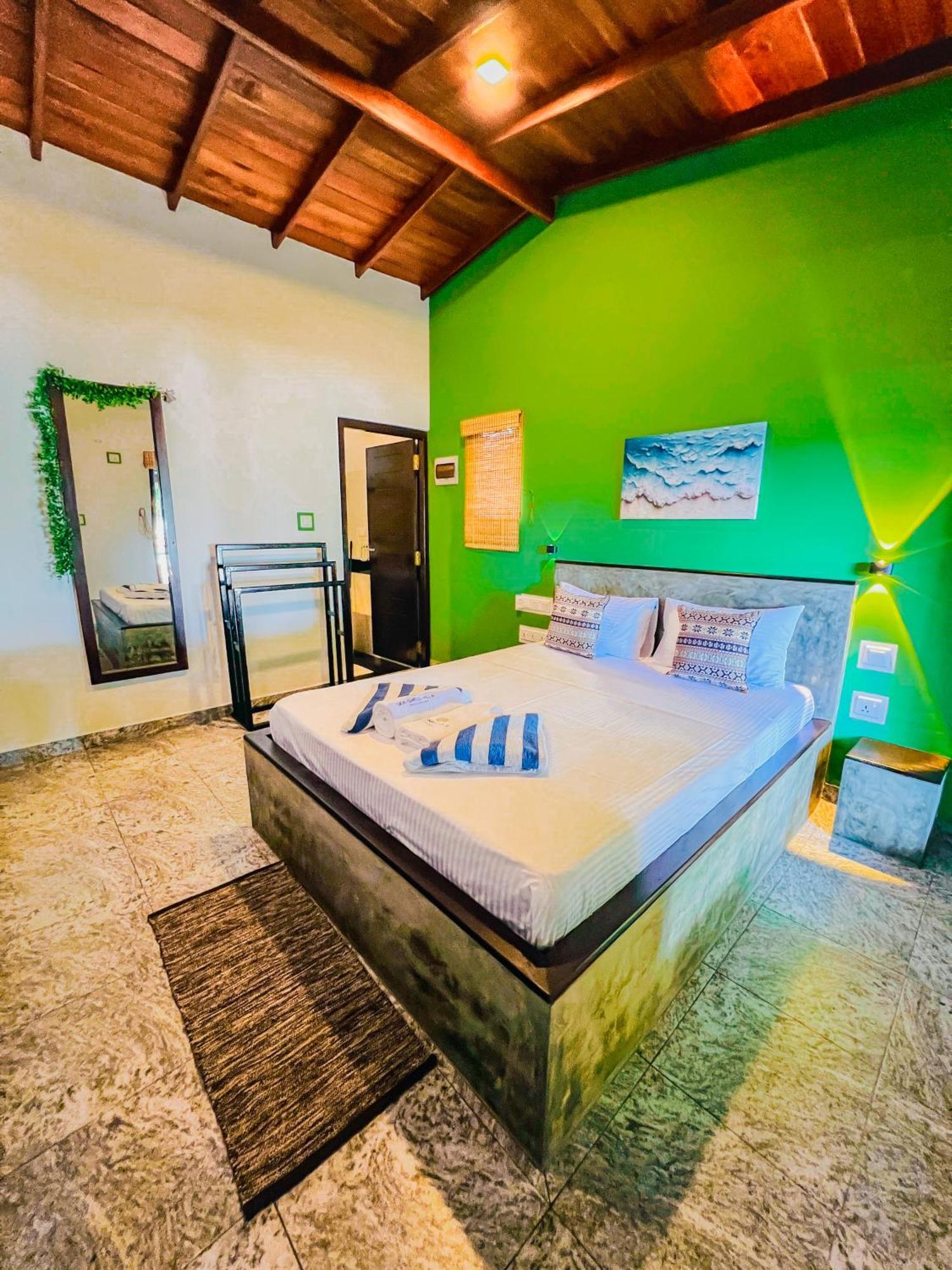 Sea Shell Villa Hikkaduwa 2 Separate Cabanas Ocean Front Villa Εξωτερικό φωτογραφία