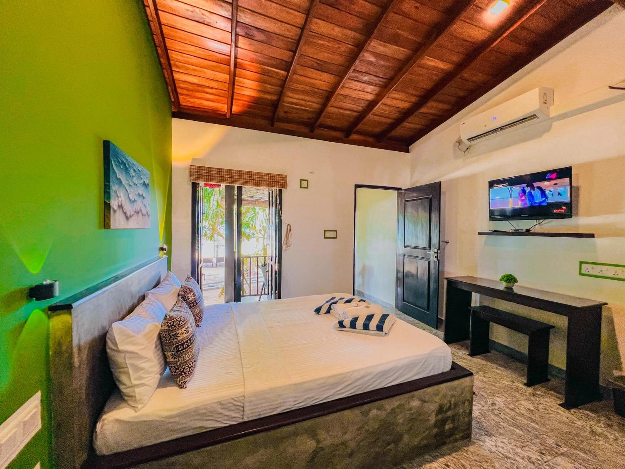 Sea Shell Villa Hikkaduwa 2 Separate Cabanas Ocean Front Villa Εξωτερικό φωτογραφία