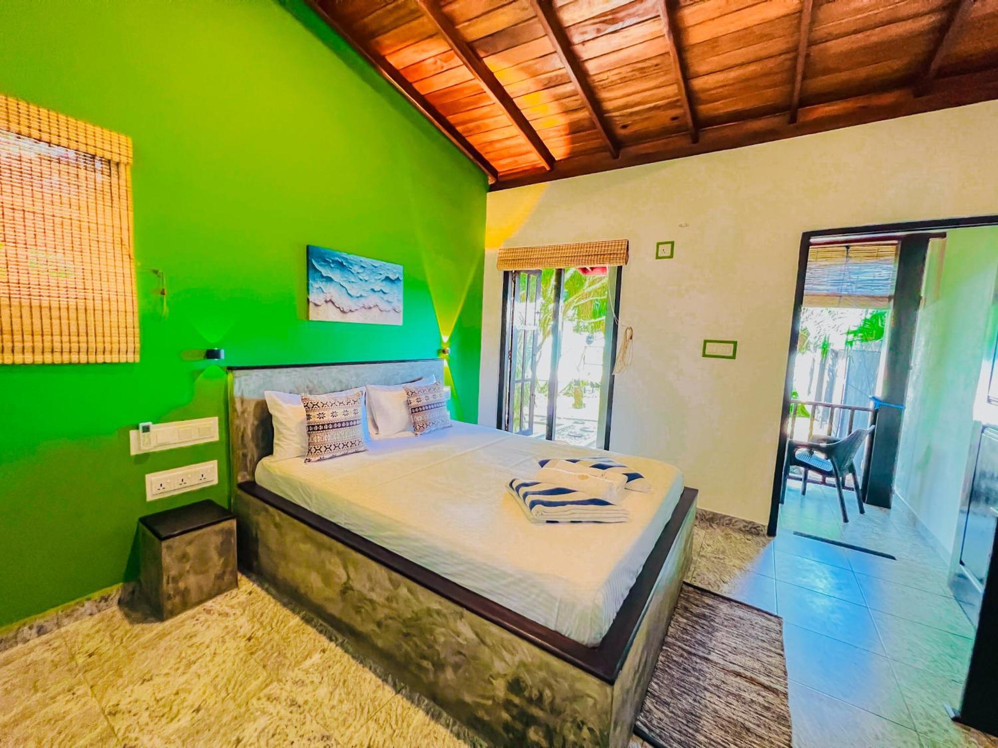 Sea Shell Villa Hikkaduwa 2 Separate Cabanas Ocean Front Villa Εξωτερικό φωτογραφία